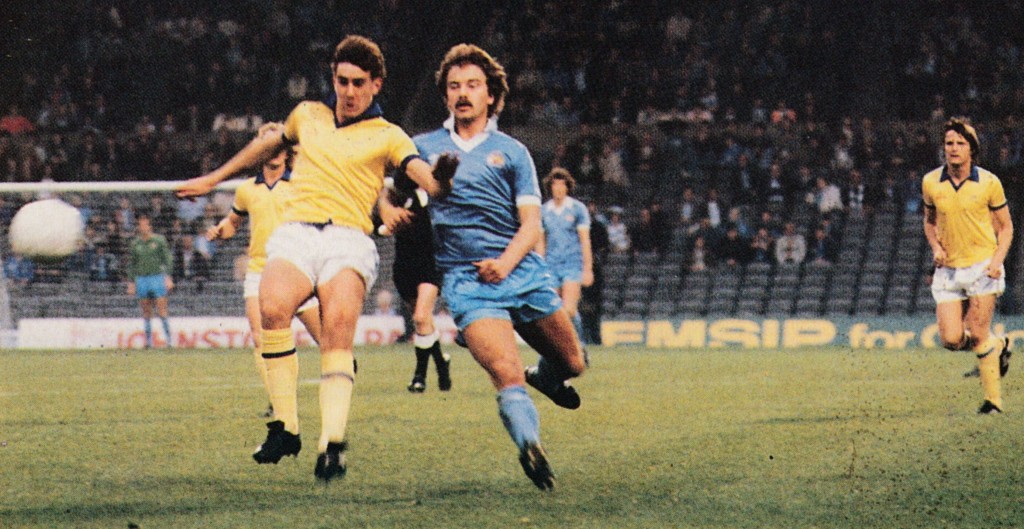 sheff weds home lge cup 1979 to 80 action3