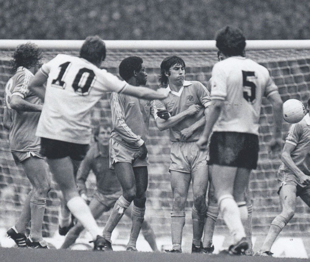 spurs 1981 fa cup final hutchison og 6