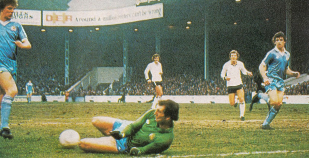 tottenham home 1979 to 80 action3