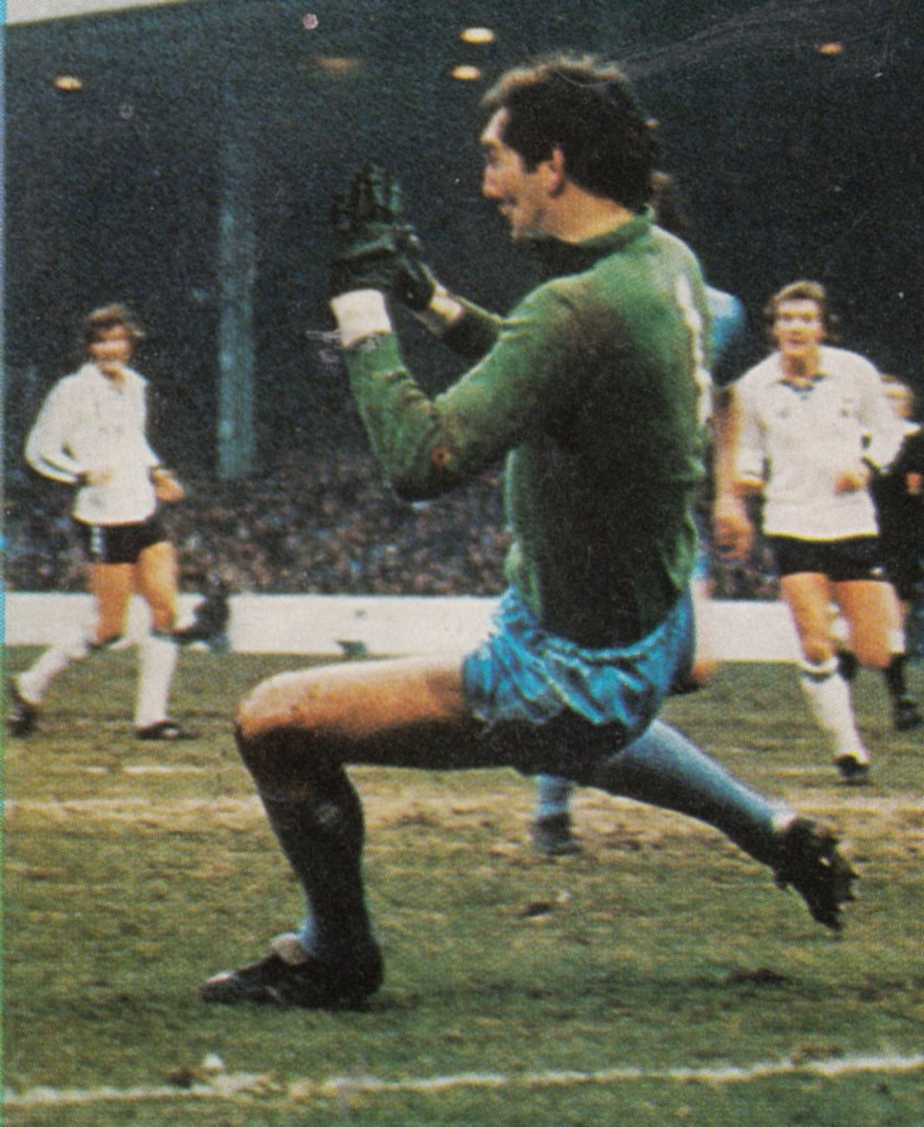 tottenham home 1979 to 80 action4