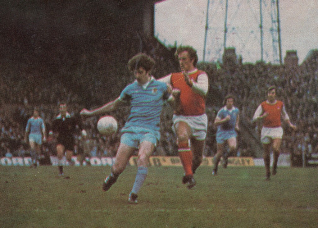 arsenal home 1976 to 77 action6