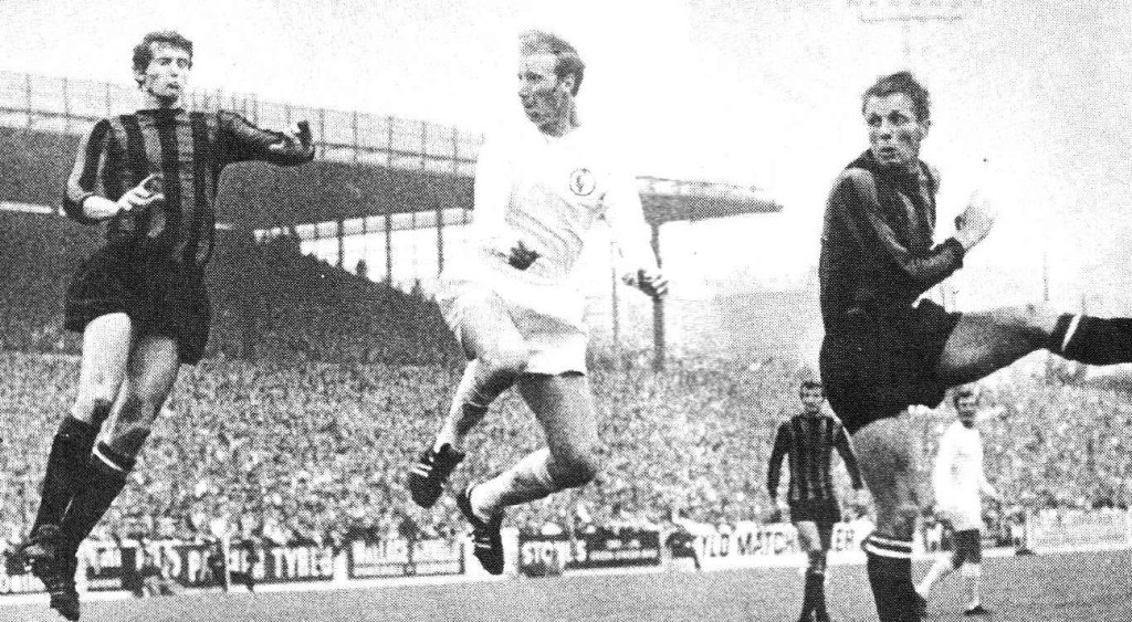 leeds charity shield 1969 to 70 charlton goal