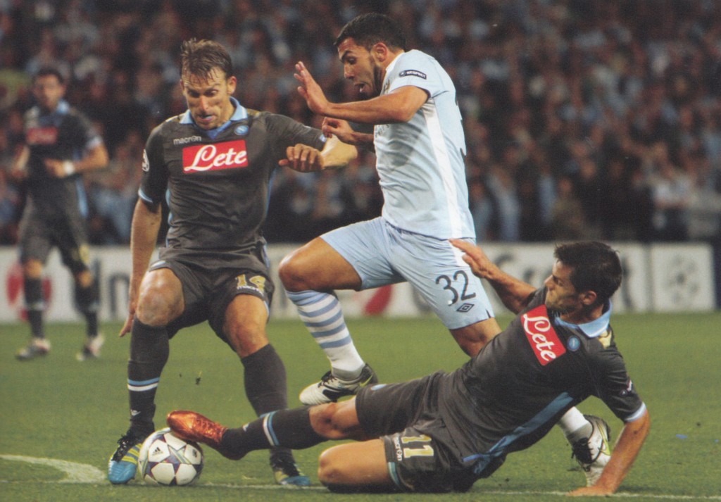 napoli home 2011 to 12 action71