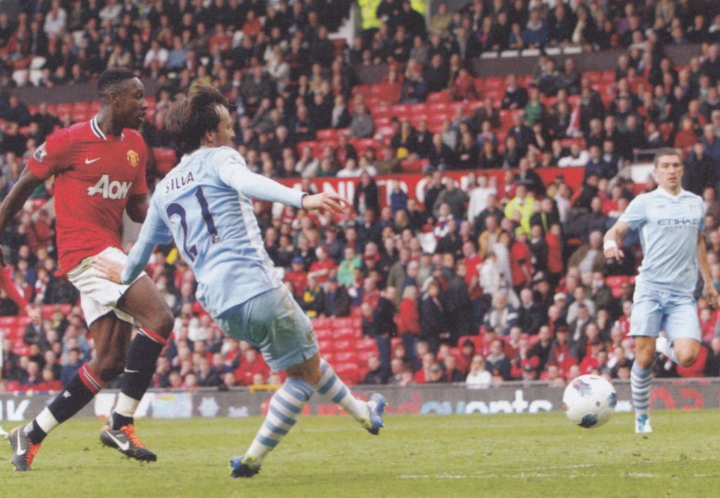 man utd away 2011 to 12 silva goal52