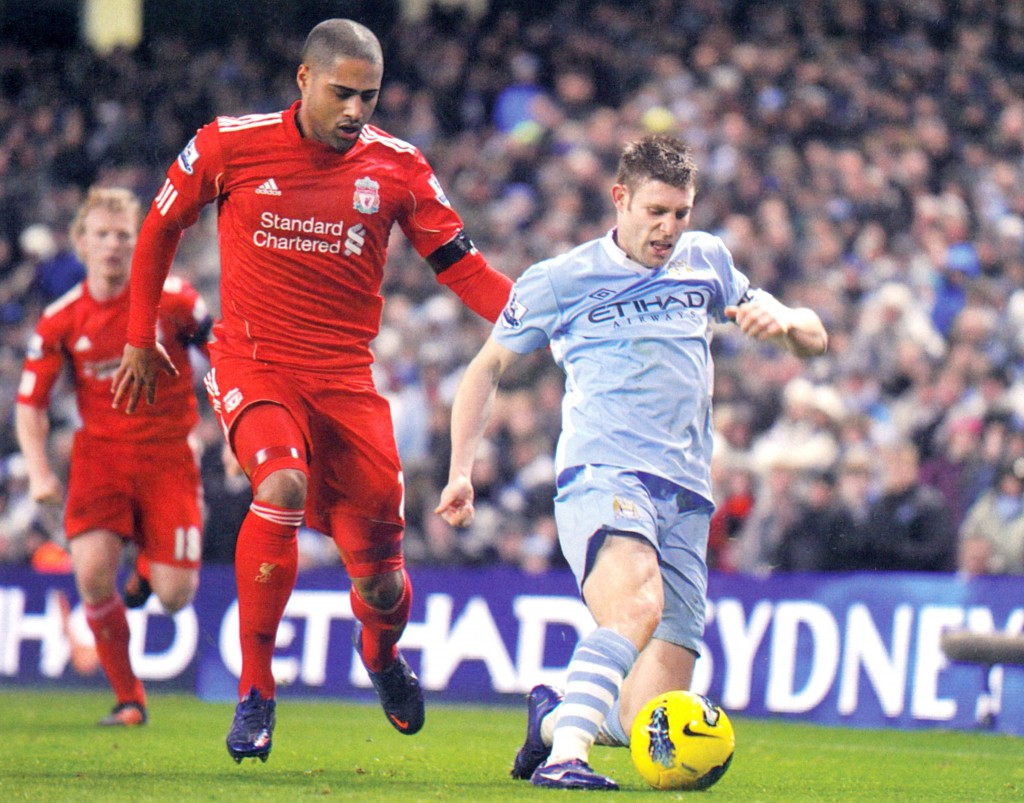 liverpool home 2011 to 12 action30