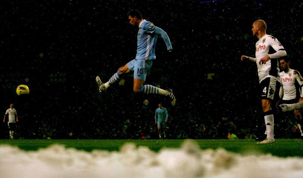 fulham home 2011 to 12 action753