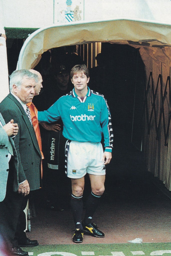 sunderland ian brightwell testimonial 1998 to 99 tunnel