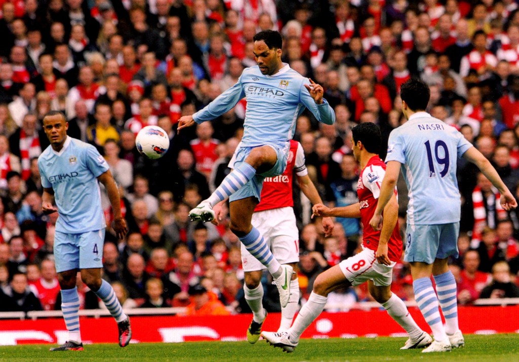 arsenal away 2011 to 12 action005