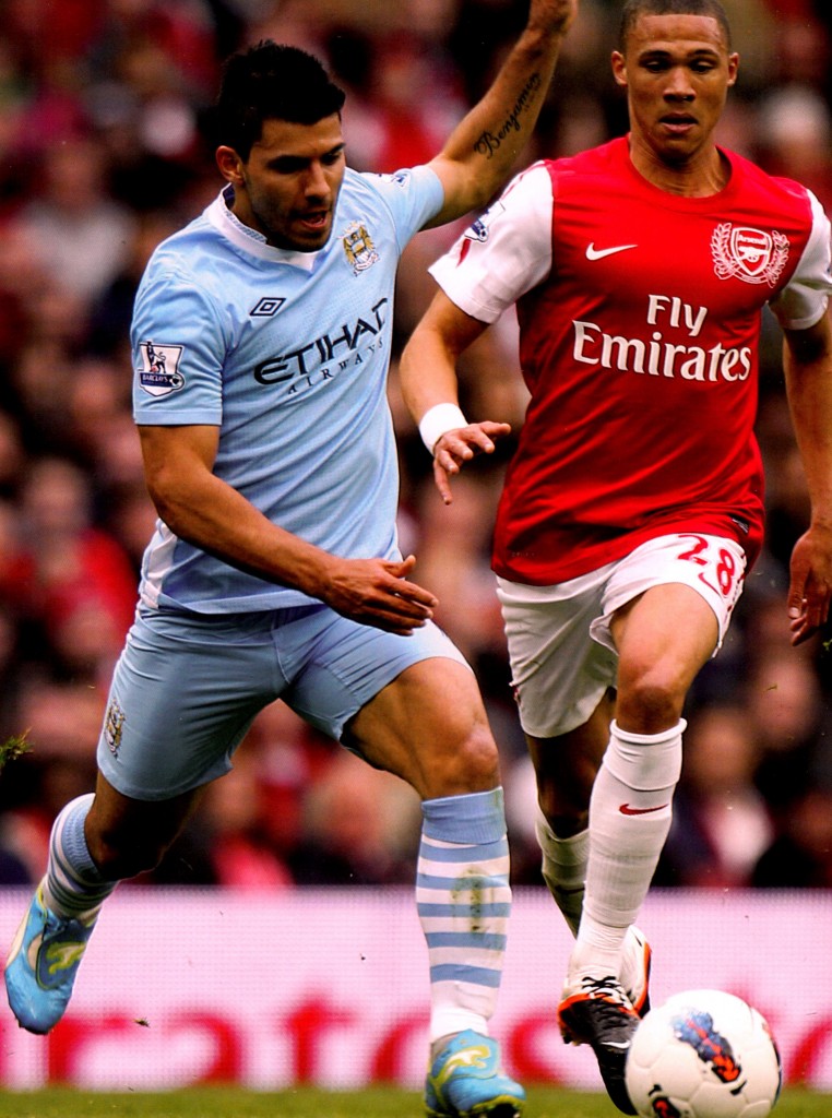 arsenal away 2011 to 12 action654