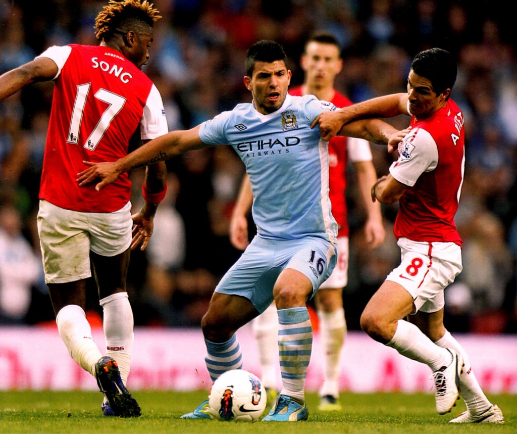 arsenal away 2011 to 12 action662