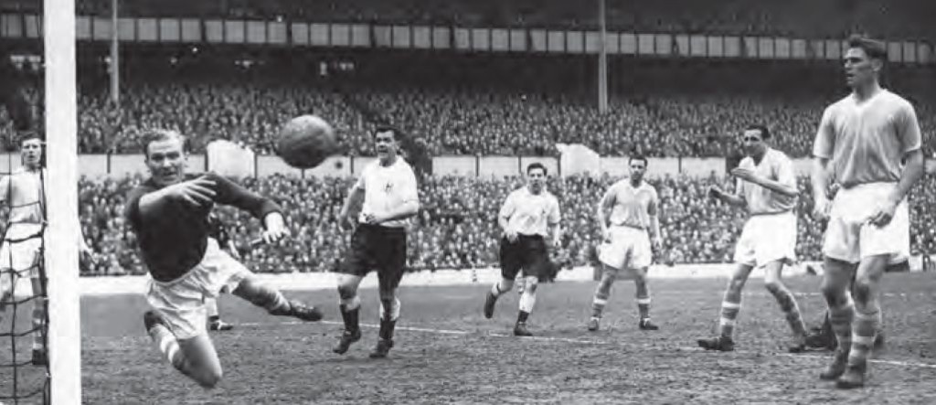 tottenham away 1955 to 56 action4