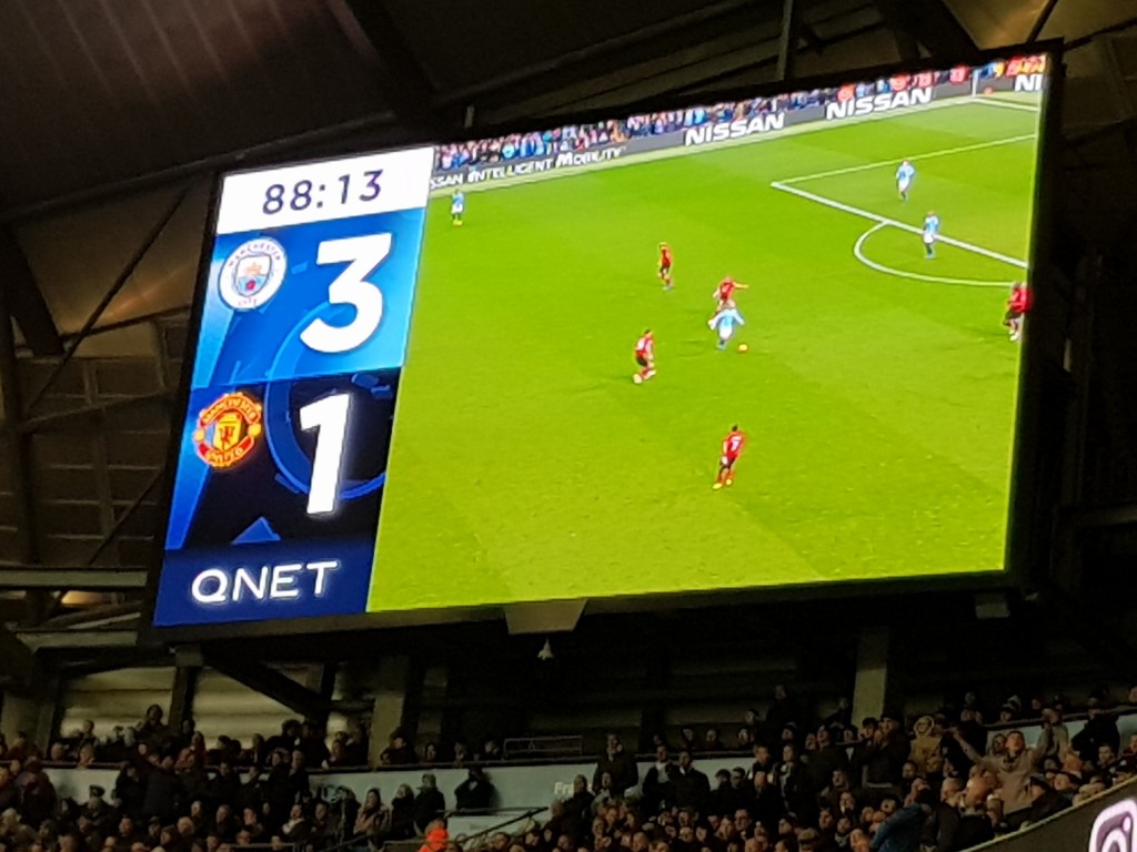 man utd home 2018 to 19 score