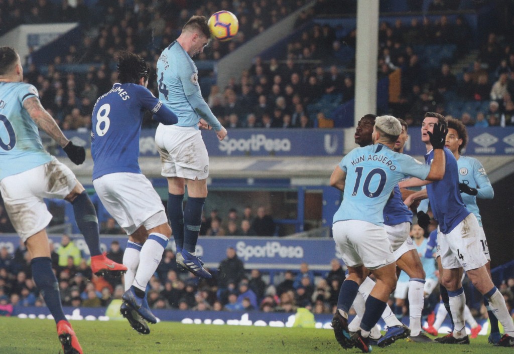 everton away 2018 to 19 laporte goal3