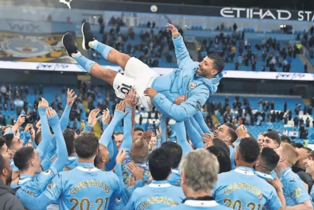 everton home 2020 to 21 aguero bumps