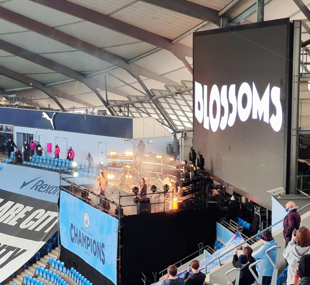 everton home 2020 to 21 blossoms