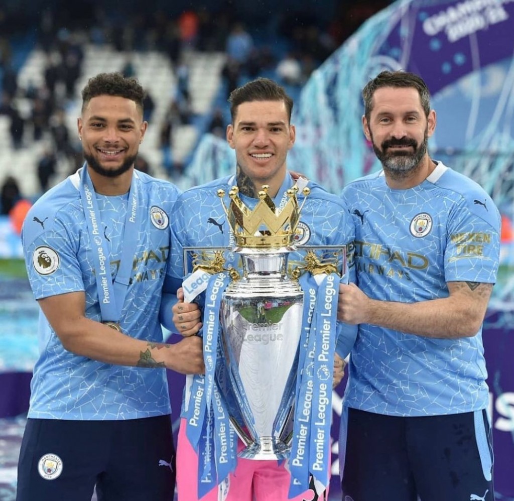 everton home 2020 to 21 keepers trophy