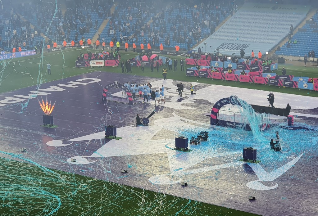 everton home 2020 to 21 pitch