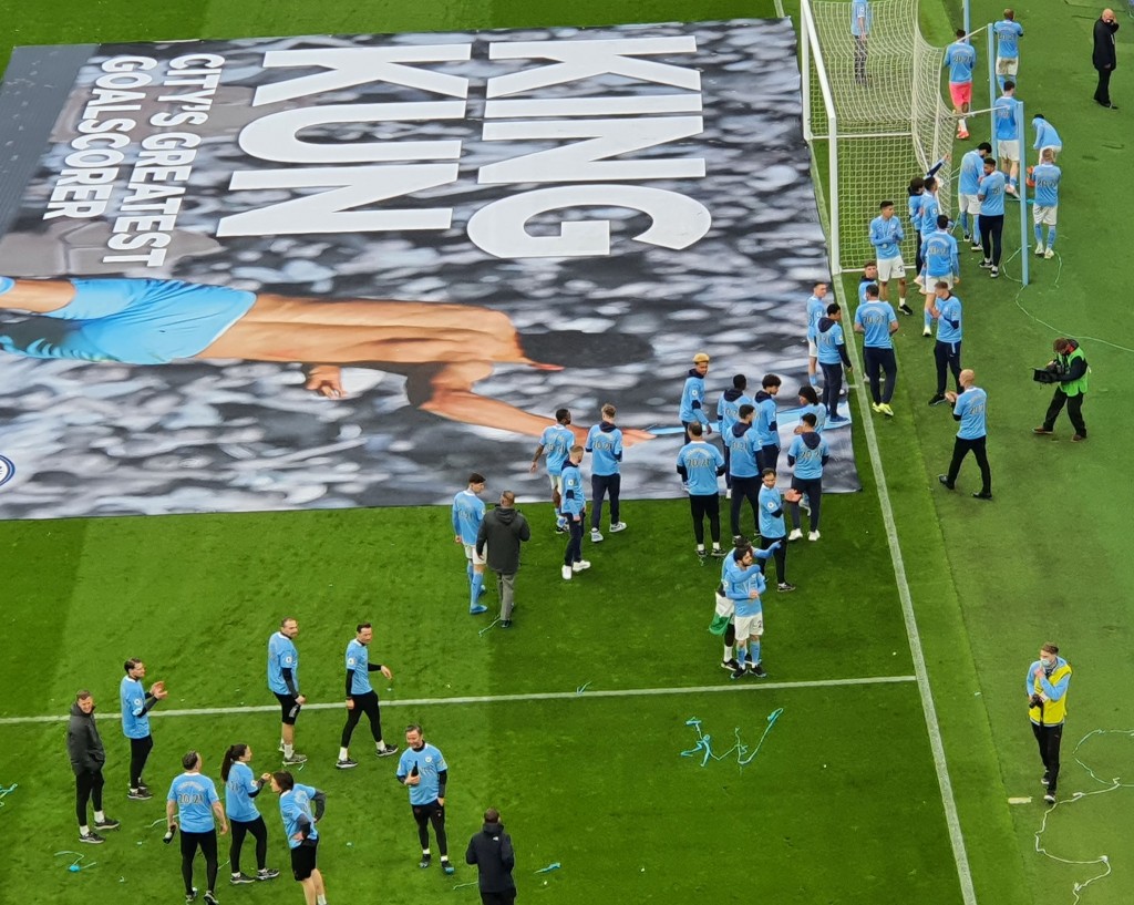 everton home 2020 to 21 pitch3