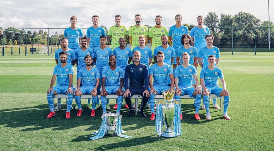 team photo 2021 to 22