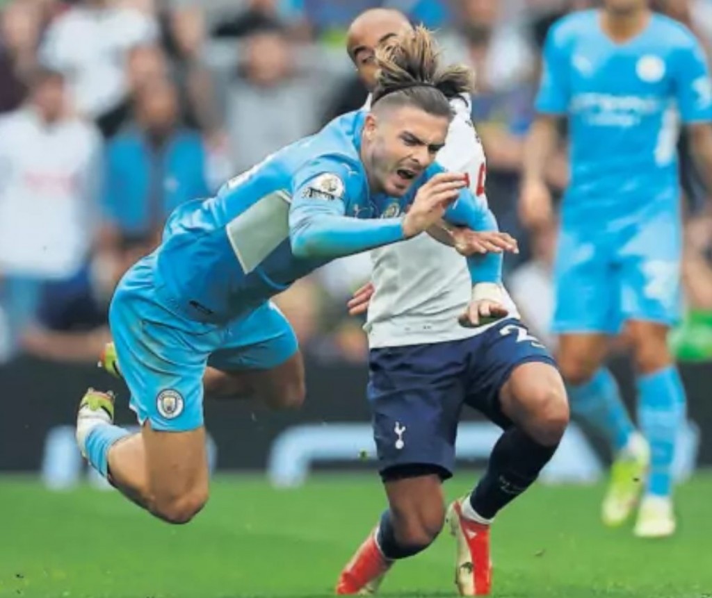 Tottenham away 2021 to 22 action