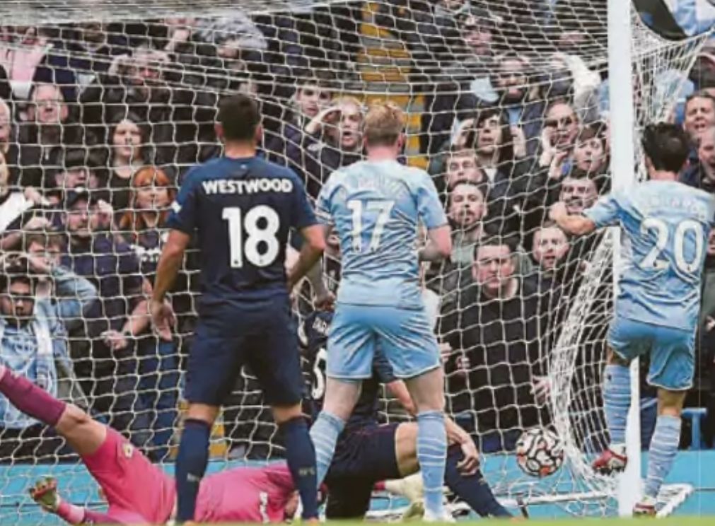 burnley home 2021 to 22 silva goal5