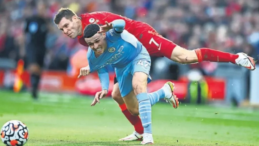 liverpool away 2021 to 22 action