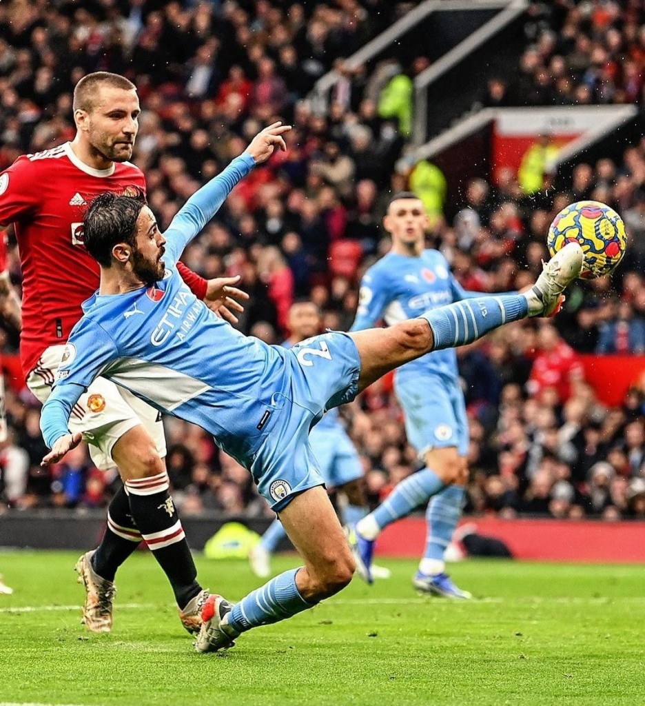 man utd away 2021 to 22 silva goal3