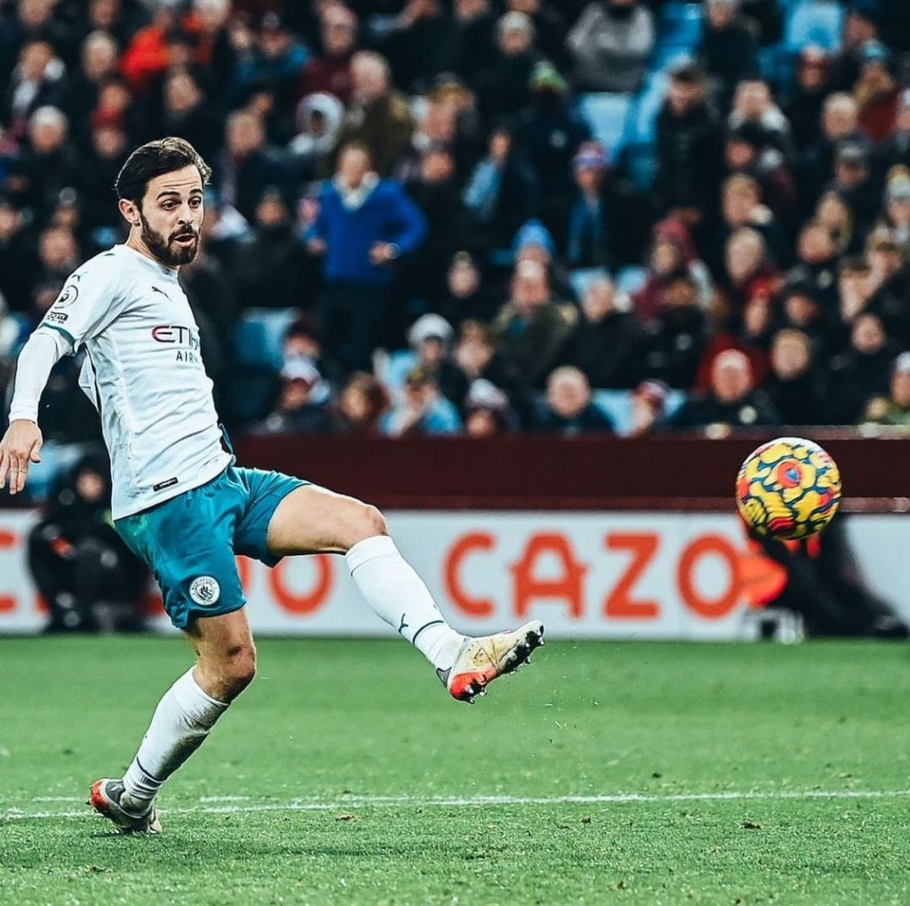 aston villa away 2021 to 22 silva goal2