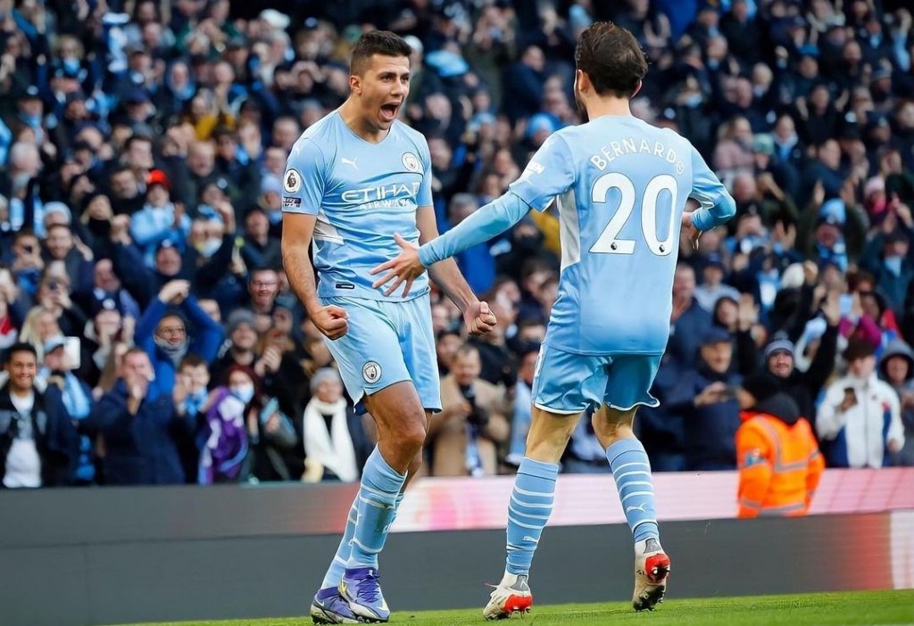 everton home 2021 to 22 rodri goal3