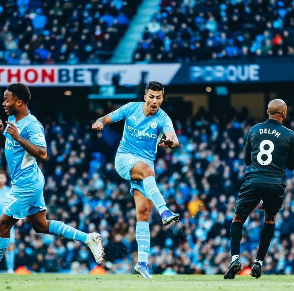 everton home 2021 to 22 rodri goal5