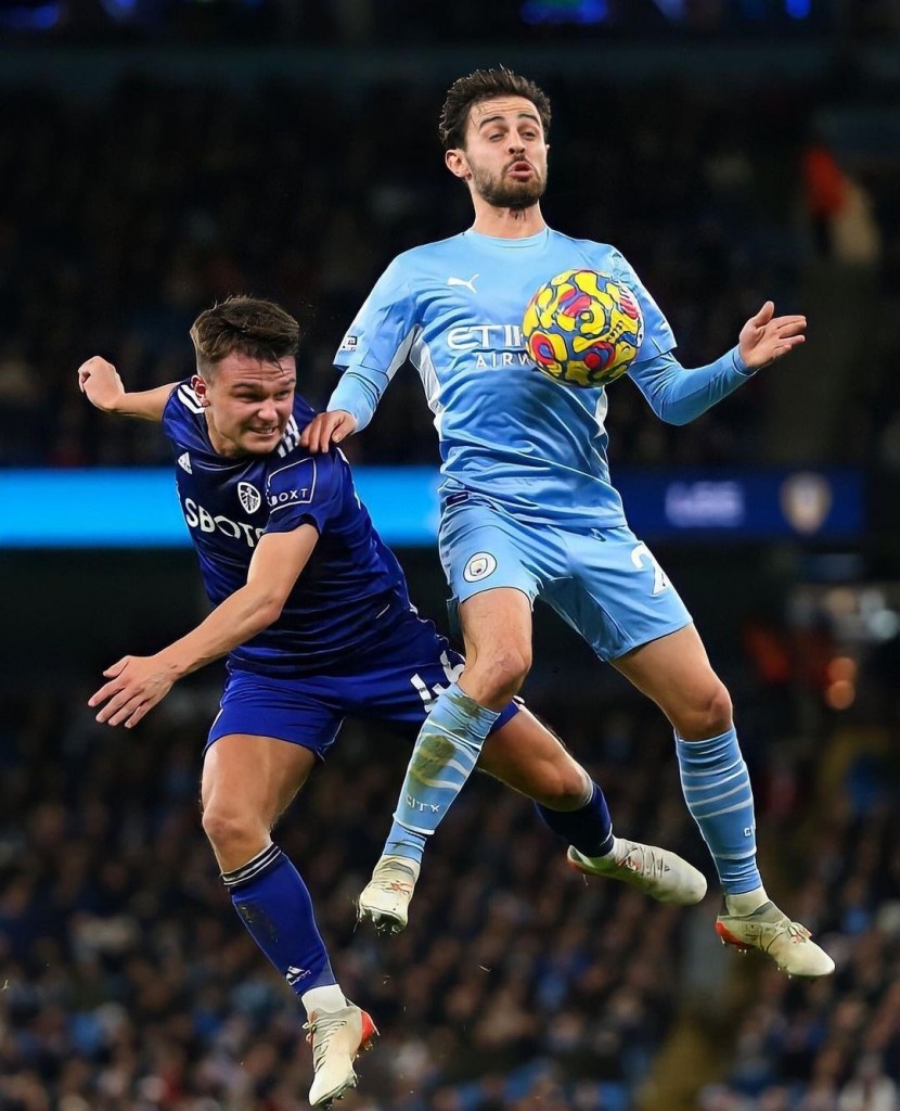 leeds home 2021 to 22 action