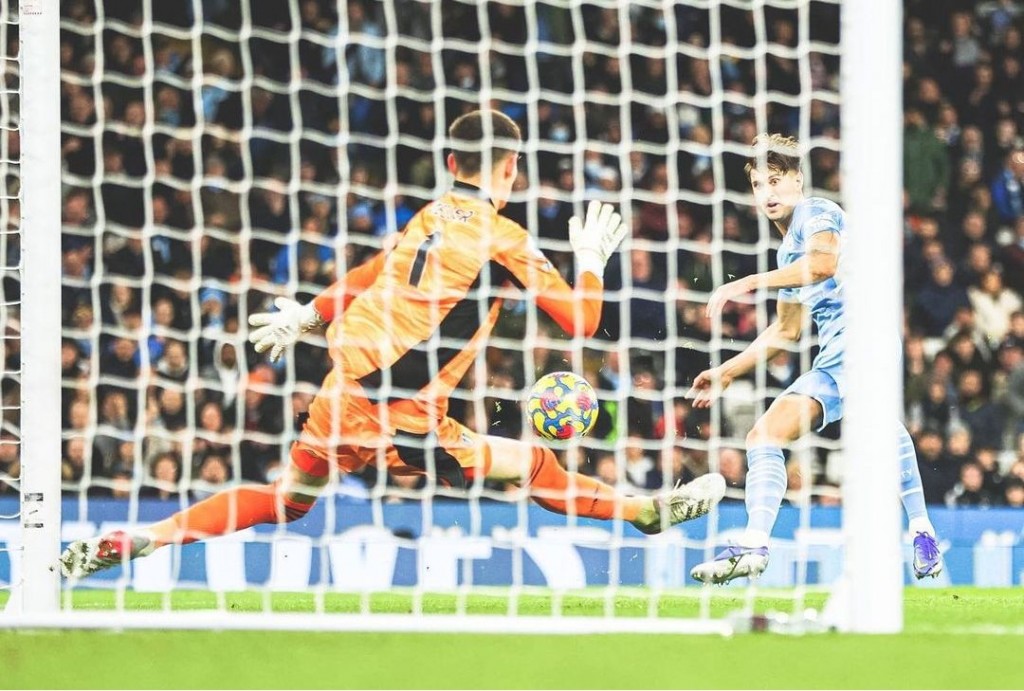 leeds home 2021 to 22 stones goal