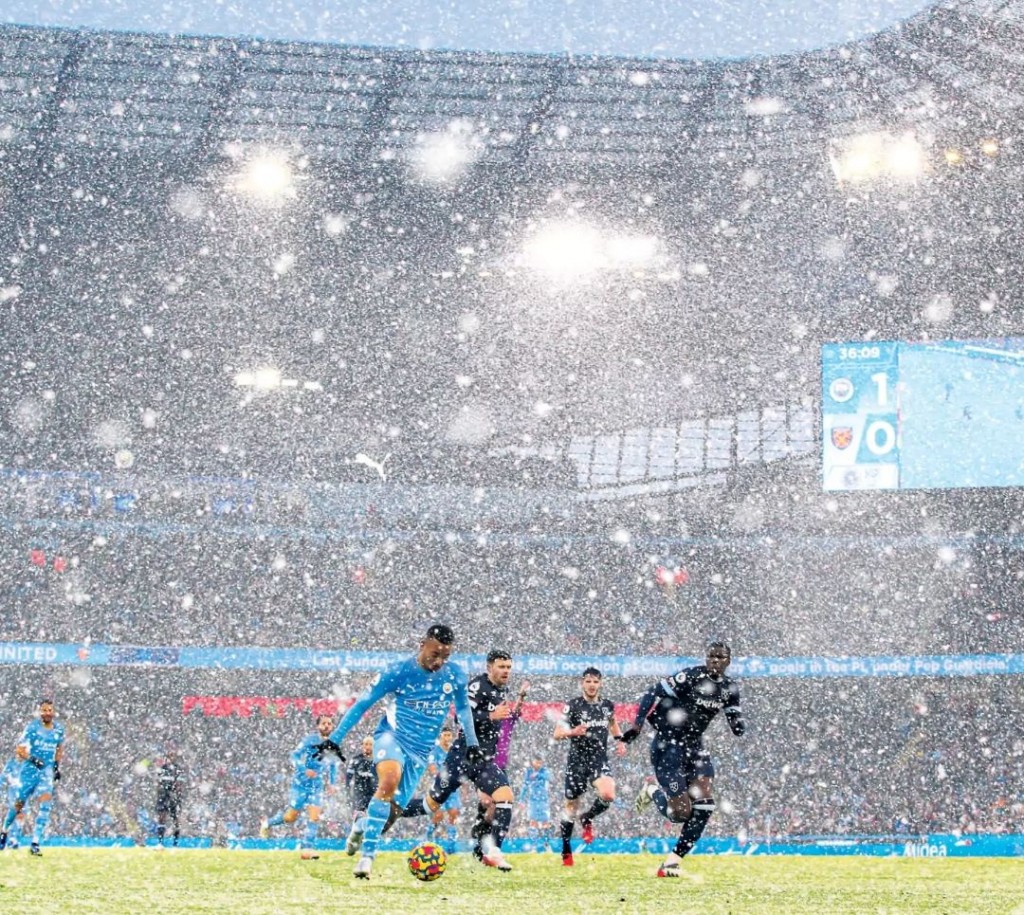 west ham home 2021 to 22 action5