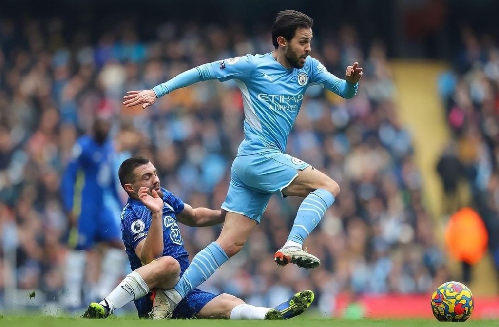 Chelsea home 2021 to 22 action2