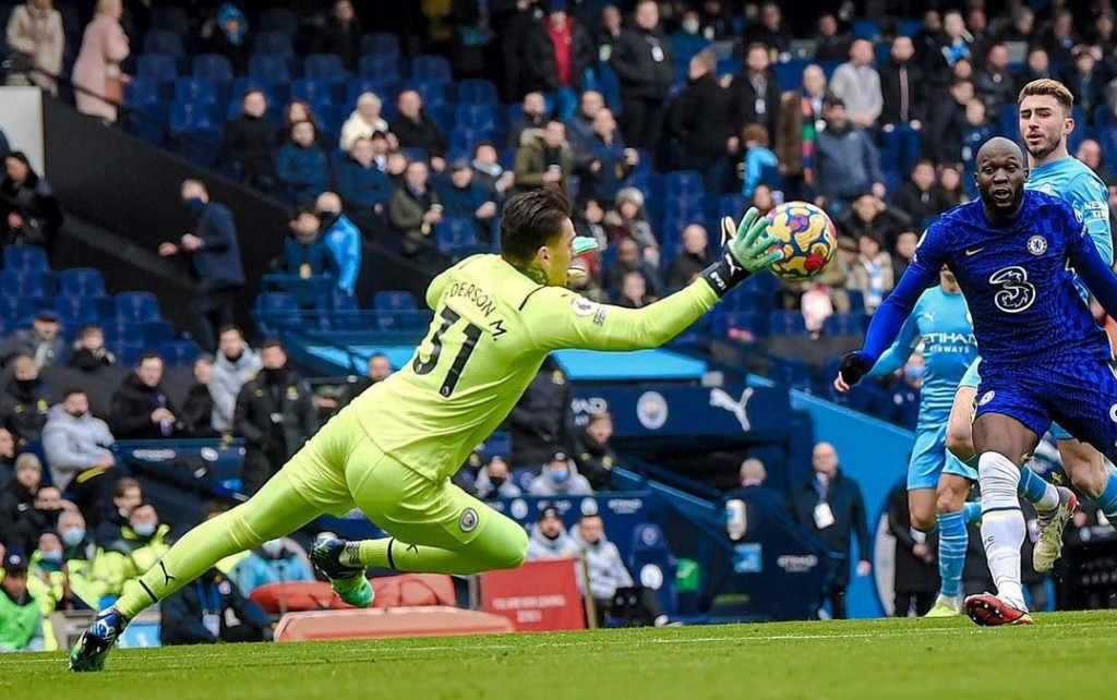 Chelsea home 2021 to 22 action5
