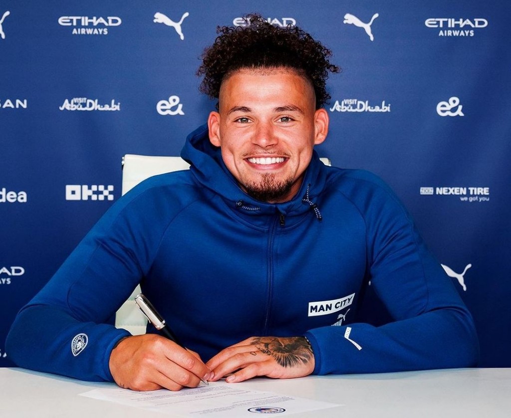 kalvin phillips signs 2022 to 23