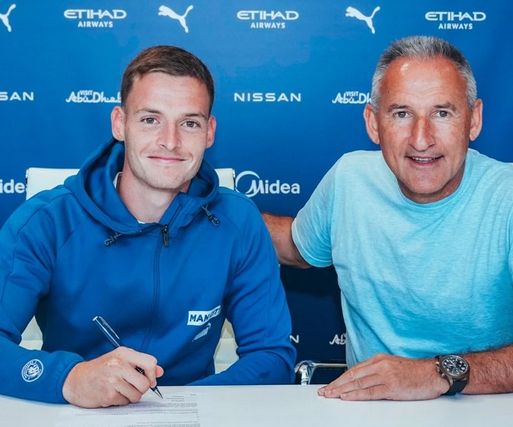 sergio gomez signs 2022 to 23