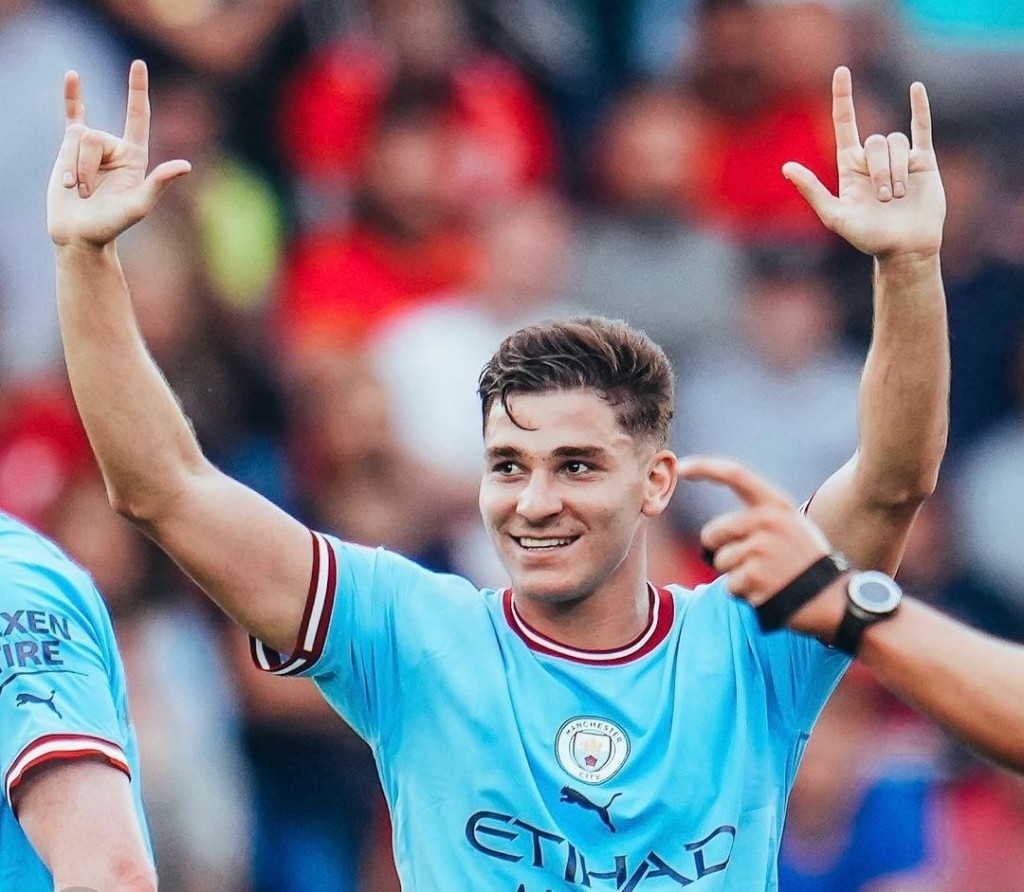 liverpool community shield 2022 to 23 alvarez goal