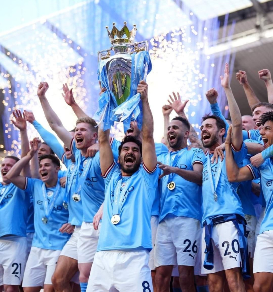 chelsea home 2022 to 23 trophy presentation2