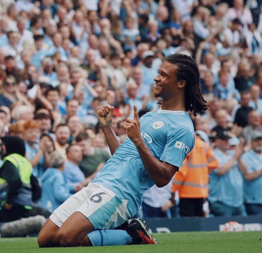 fulham home 2023 to 24 ake goal