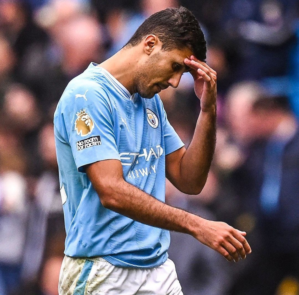 notts forest home 2023 to 24 rodri red3