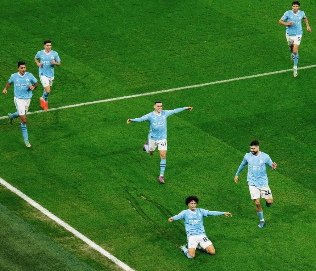 crystal palace home 2023 to 24 lewis goal