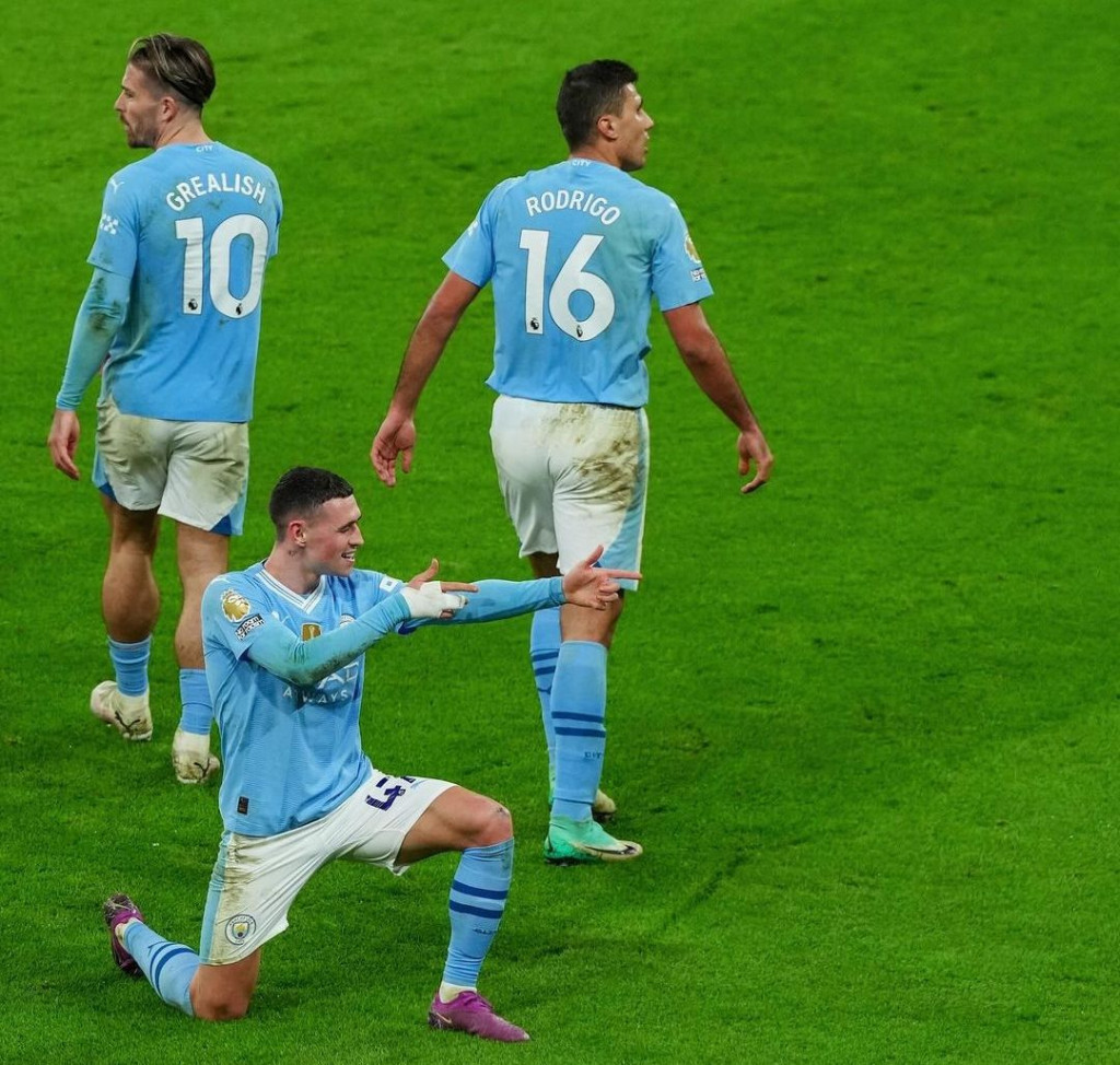 aston villa home 2023 to 24 foden hattrick2