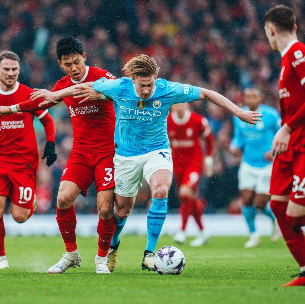 liverpool away 2023 to 24 action